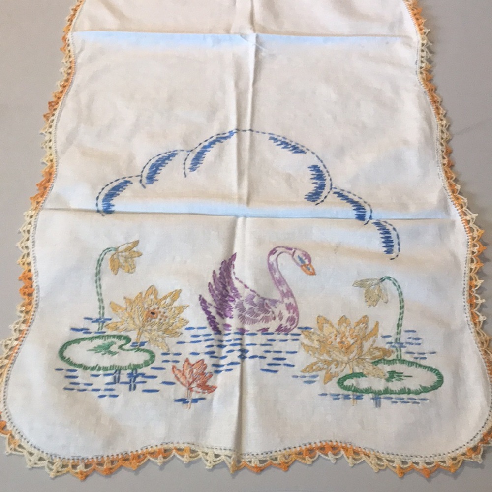 VTG Embroidered Swan Table Runner